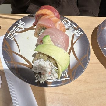 Waka Sakura - Rainbow roll - Conveyor Belt Sushi Near Me - Gardena, California Waka Sakura - Rainbow roll - Conveyor Belt Sushi Near Me - Gardena, California