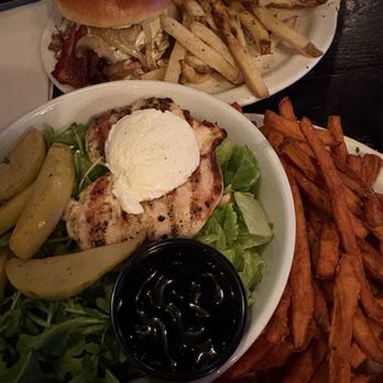Jackson Ave Pub - Drunken Pear and Premier Plus - Burgers Near Me - Naperville, Illinois