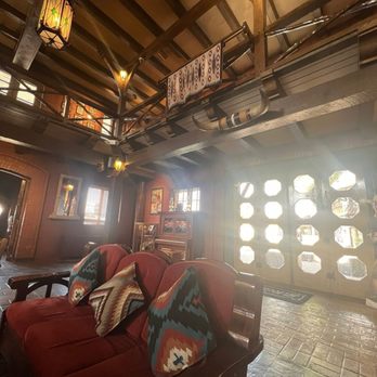 El Rancho Hotel - Hotels Near Me - Gallup, New Mexico