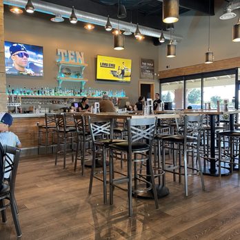 Ten Tavern - American Near Me - Clovis, California