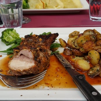 La Cave Gourmande - Rack of Lamb with roasted potates and vegies - Bistros Near Me - Paris, 75