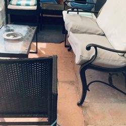 House Of Healthy Living Airbnb - Relaxing outside Area within this lovely Airbnb near the Spa therapeutic tub.
