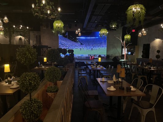 Theme House restaurant & karaoke by null