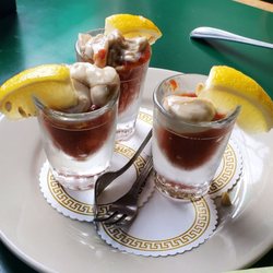 Gentlemen Gene's Pub - Oyster shooters