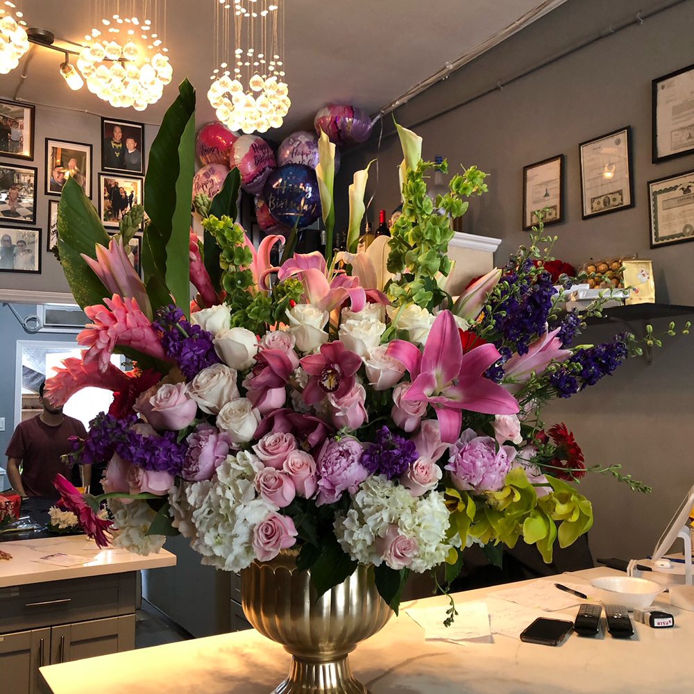 ABBEY’S FLOWER GARDEN 89 Photos 23975 Park Sorrento, Calabasas