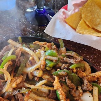 El Cabo Restaurant - Mixed fajitas with an aloha margarita - Mexican Near Me - Jacksonville, Florida El Cabo Restaurant - Mixed fajitas with an aloha margarita - Mexican Near Me - Jacksonville, Florida