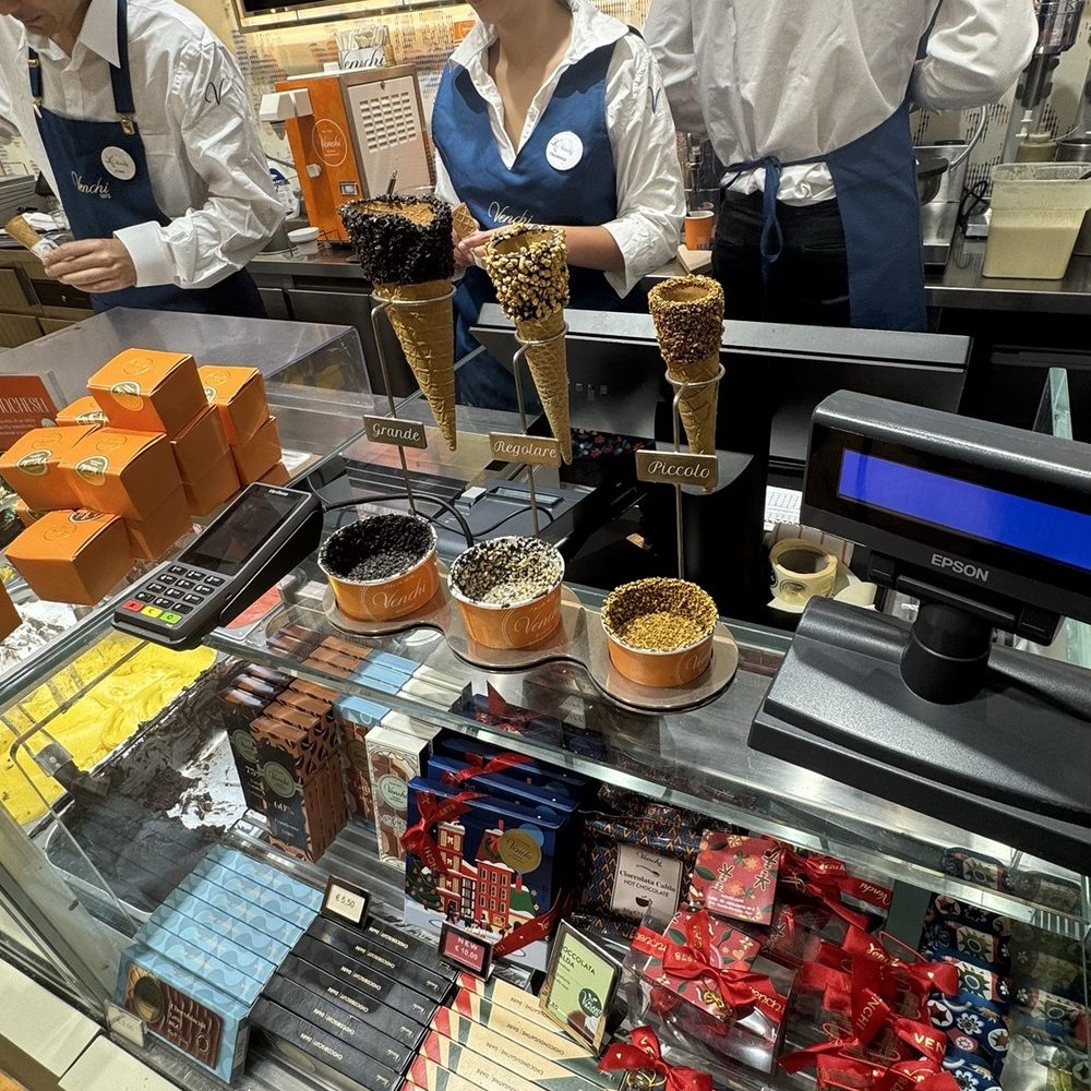 Venchi - Inside - Ice Cream & Frozen Yogurt Near Me - Rome, RM Venchi - Inside - Ice Cream & Frozen Yogurt Near Me - Rome, RM