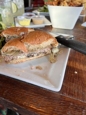 Burger Bach by null