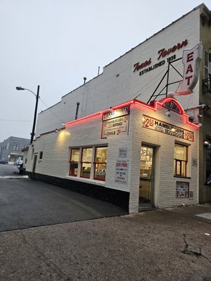 Texas Tavern by null