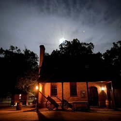 Colonial Ghosts Tours - One of the stops.