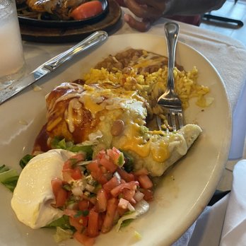 Mariachi Restaurant - Beef Burrito - Mexican Near Me - Rehoboth Beach, Delaware Mariachi Restaurant - Beef Burrito - Mexican Near Me - Rehoboth Beach, Delaware