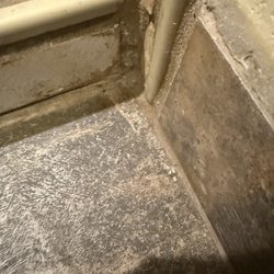 Super 8 by Wyndham Mt. Pleasant - Dirty floor
