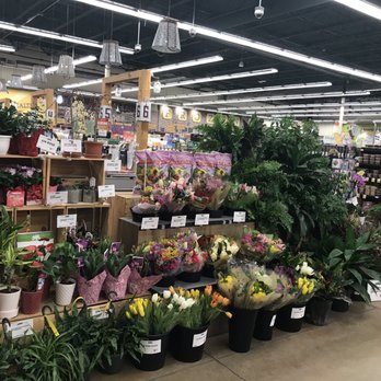 Fresh Thyme Market - Farmers Market Near Me - Rochester Hills, Michigan