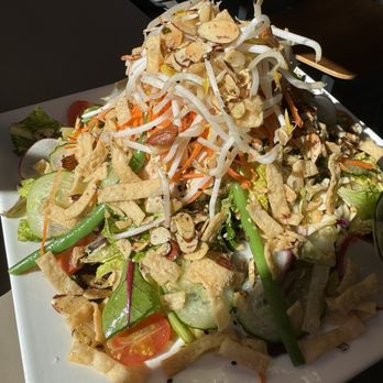 Tarragon Cafe - Chinese Chicken Salad - Cafes Near Me - San Francisco, California