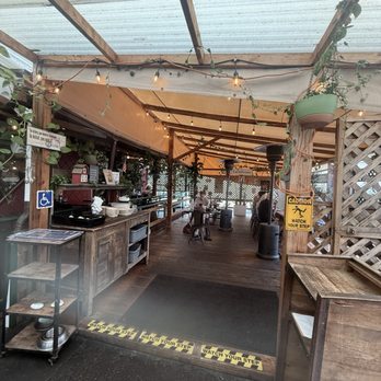 Don's Country Kitchen - Entrance. - Breakfast & Brunch Near Me - Carlsbad, California