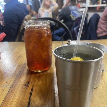 Farmhouse Restaurant - American Near Me - Branson, Missouri