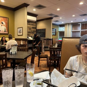 Vinnie's Pizzeria - Inside - Italian Near Me - Winston-Salem, North Carolina