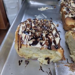 Aqualand Bakery - Turtle Cinnamon Rolls