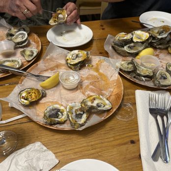 Hole In The Wall Seafood - Seafood Near Me - Apalachicola, Florida