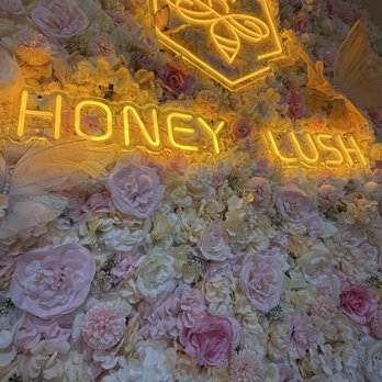 Honey Lush - Cute decor - Ice Cream & Frozen Yogurt Near Me - Las Vegas, Nevada Honey Lush - Cute decor - Ice Cream & Frozen Yogurt Near Me - Las Vegas, Nevada