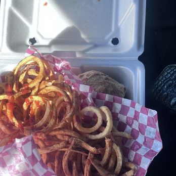 Ty's Hamburgers and Chili - Cheeseburger gluten free bun curry fries with Cajun seasoning - Burgers Near Me - Tulsa, Oklahoma