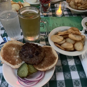 J.G. Melon - Hamburger, cottage fries, beer - American Near Me - New York, New York