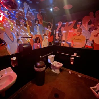 la Barbecue - Bathroom - Barbeque Near Me - Austin, Texas la Barbecue - Bathroom - Barbeque Near Me - Austin, Texas