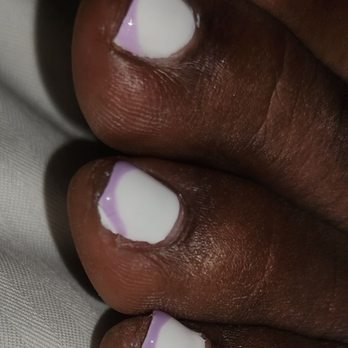 Mi Mi Nail Salon - Pinky toe and middle toe poorly done. - Nail Technicians Near Me - Brunswick, Georgia