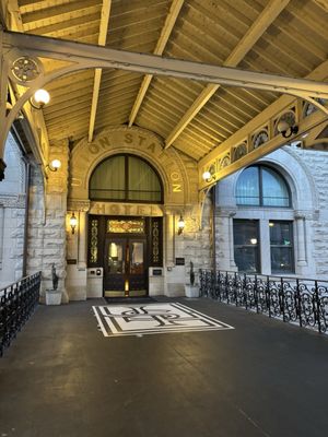 The Union Station Nashville Yards, Autograph Collection by null