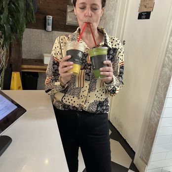 Very Juice Bar - A very tropical it's delllllllllllllllllllllishous  And a creamy green - Juice Bars & Smoothies Near Me - Brooklyn, New York