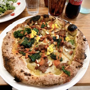 Lucia’s Berkeley - Vegan Farmers Daughter Signature Pizza - Pizza Near Me - Berkeley, California