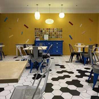 Bartleby's Homemade Ice Cream - Desserts Near Me - Chicago, Illinois