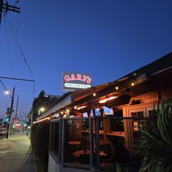 Garf's Sports Lounge - Front outside