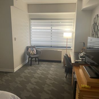 Renaissance Des Moines Savery Hotel - Spacious room. - Hotels Near Me - Des Moines, Iowa