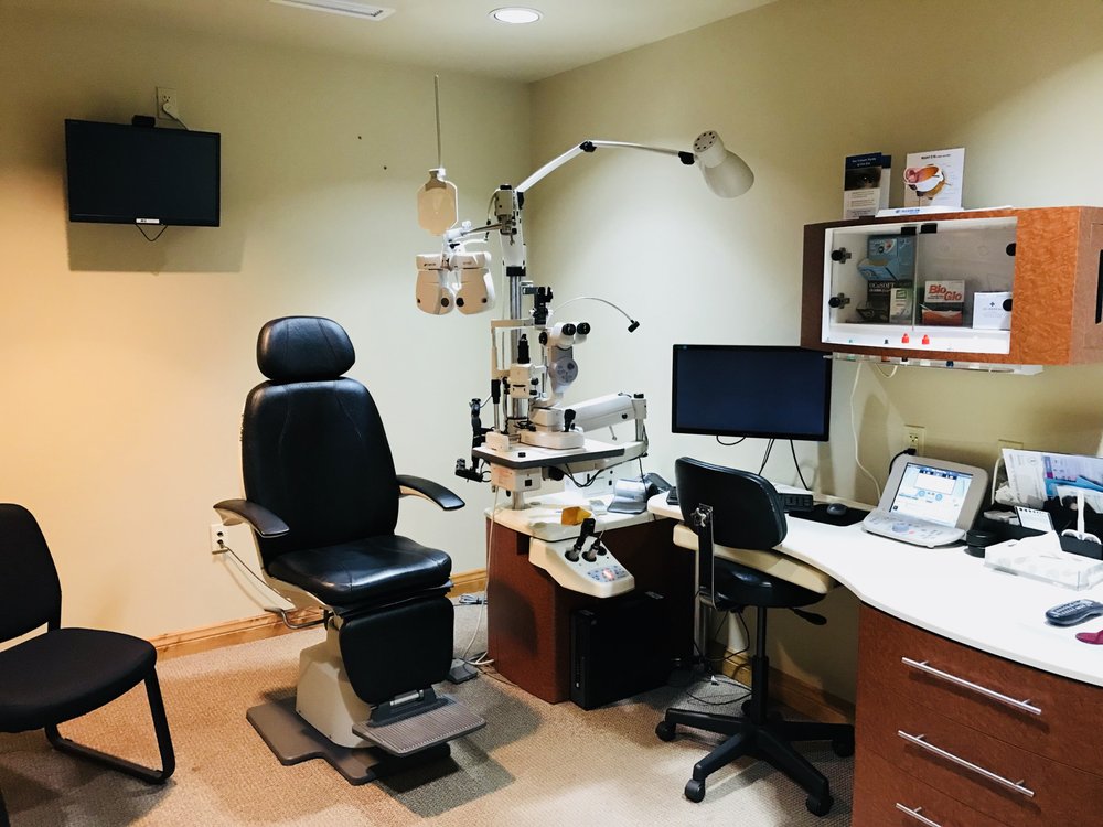 COMMUNITY EYECARE Updated October 2024 13 Photos 1255 Appleton Rd