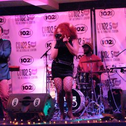 Big Room Bar - MoJoFlo, Colombus' hottest band, performing live and On The Air!