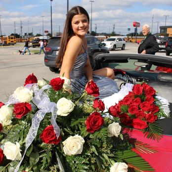Cornelius Florist Northwest - My Girl Had The Best Time at the Tomball Holiday Parade! - Florists Near Me - Tomball, Texas Cornelius Florist Northwest - My Girl Had The Best Time at the Tomball Holiday Parade! - Florists Near Me - Tomball, Texas