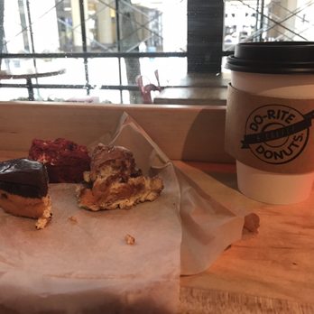 Do-Rite Donuts & Chicken - Donuts Near Me - Chicago, Illinois