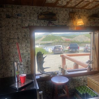 Maclaren River Lodge - The bar - Hiking Near Me - Gakona, Alaska