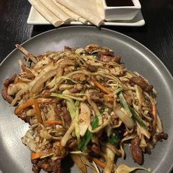 Lucky China - Moo shoo pork
