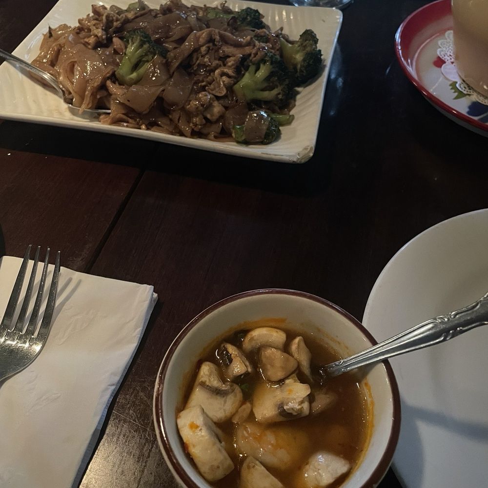 Thai Orchid - tom yum and pad see ew - Thai Near Me - Campbell, California Thai Orchid - tom yum and pad see ew - Thai Near Me - Campbell, California