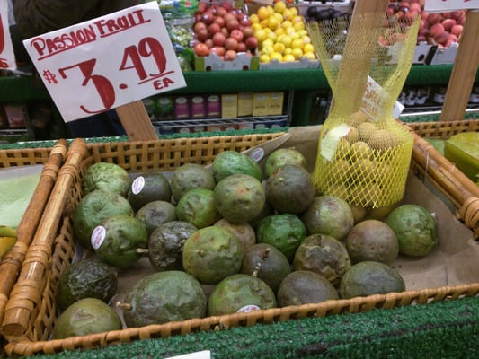 Manhattan Fruit Exchange by null