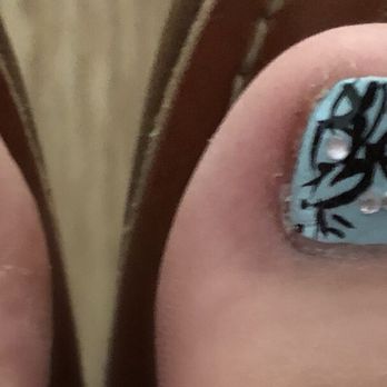 LeVian Nails - Seriously what is this? I was so speechless I didn't say a thing. I guess it was a comedy show for them. - Nail Salons Near Me - Lake Oswego, Oregon