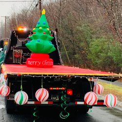 Art's Towing - Christmas Parade
