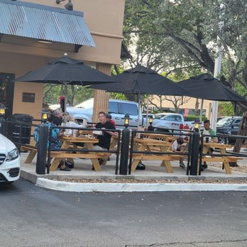 Mission BBQ - Patio seating - Barbeque Near Me - Davie, Florida