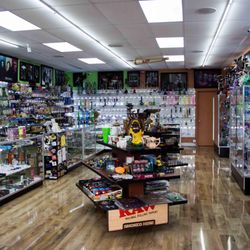 Forum Vapes & More