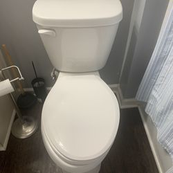 Benjamin Franklin Plumbing - Crooked seat