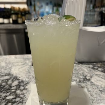 Studio Bar - Margarita - Airport Lounges Near Me - Burbank, California