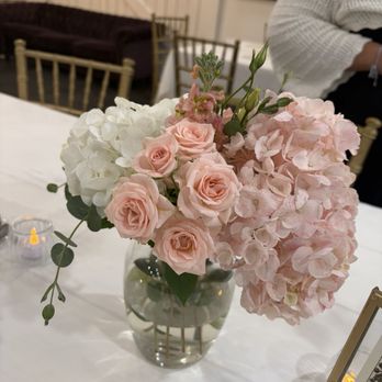 The Vintage Rose - example of flowers on table - Party & Event Planning Near Me - Orange, California The Vintage Rose - example of flowers on table - Party & Event Planning Near Me - Orange, California