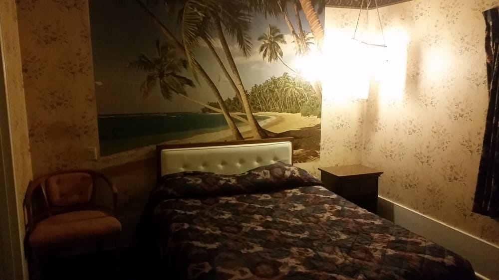 HOLLINS MOTEL Updated September 2024 15 Photos 1231 Lee Hwy